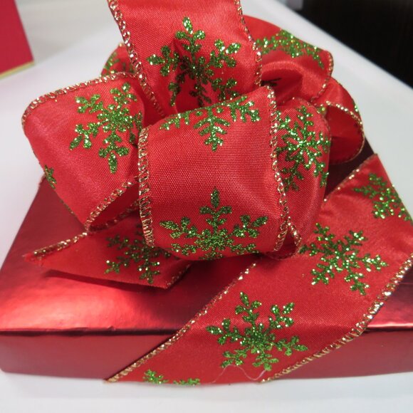 Extra Large (2) Red envelope brand + (3) smaller Red Gift Boxes - Picture 13 of 16